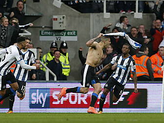 Mitrovic vs Defoe: Strikers co...